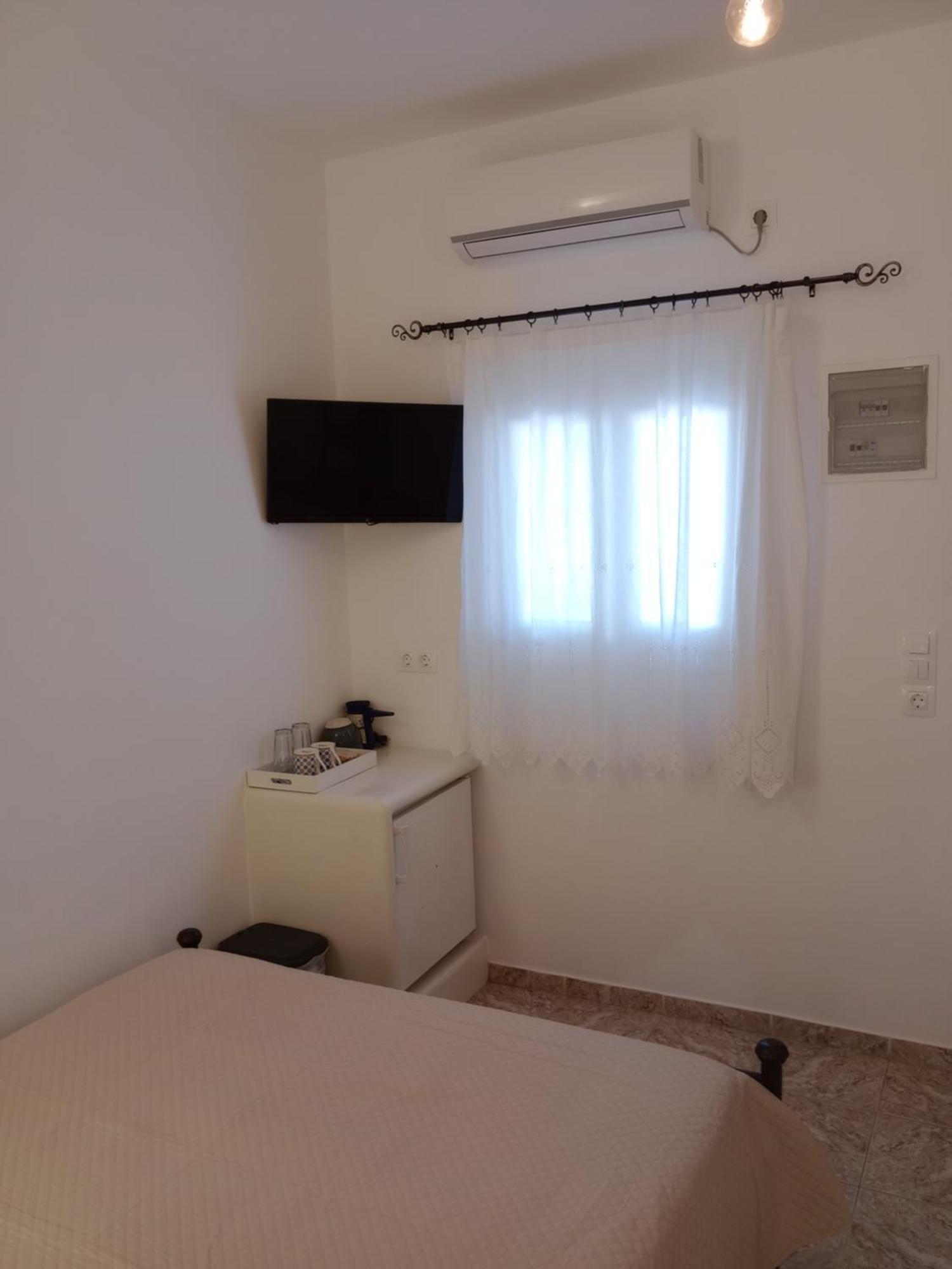Meltemi Rooms And Studios Anafi Exterior foto