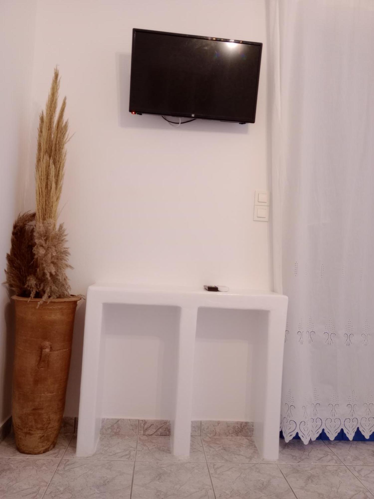 Meltemi Rooms And Studios Anafi Exterior foto